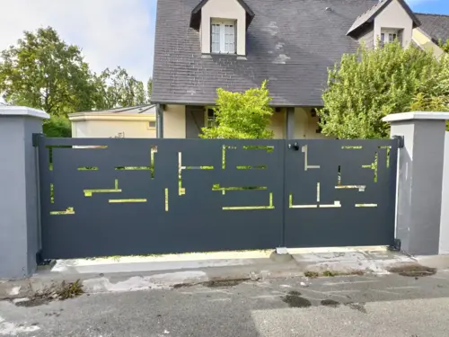 portail battant posé par Anjou Cloture Fermeture à Beaucouze 49070